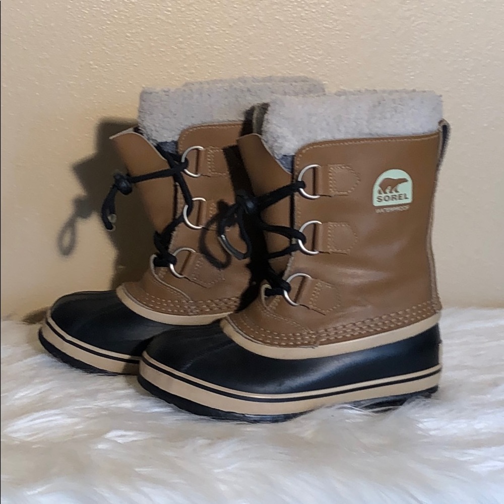 Sorel Yoot Snowboots Little kids sz 1
